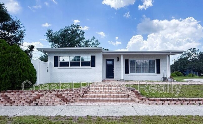 property at 3902 W Fig St