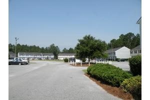 Colonial Park in Hinesville, GA - Building Photo - Building Photo