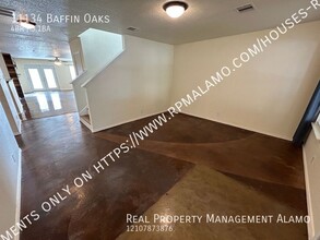 11134 Baffin Oaks in San Antonio, TX - Building Photo - Building Photo