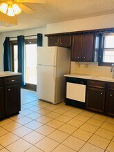 1806 S White Oak Cir in Wichita, KS - Building Photo - Building Photo