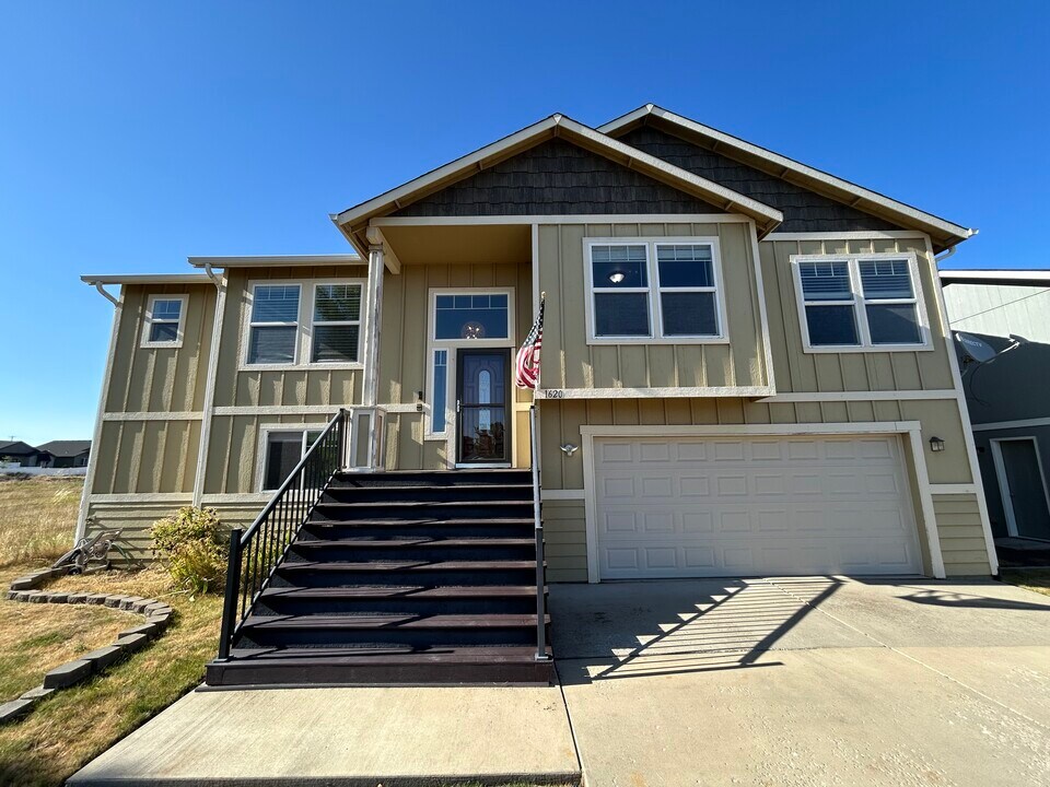 1620 W Carolina Way in Spokane, WA - Building Photo