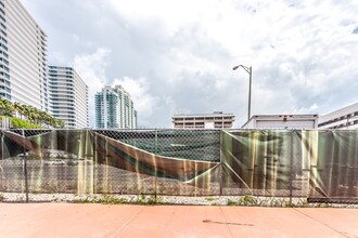 The Wave in Miami Beach, FL - Foto de edificio - Building Photo