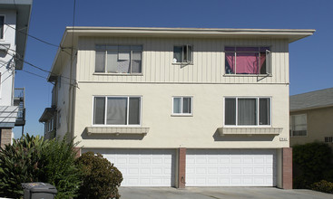 541 Merritt Ave in Oakland, CA - Building Photo - Building Photo