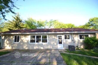 1875 N Newport Rd in Hoffman Estates, IL - Building Photo - Building Photo