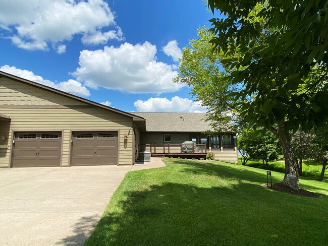 3050 Clover Way in Rush City, MN - Building Photo - Building Photo