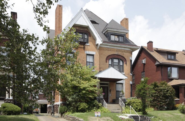 342 S Pacific Ave in Pittsburgh, PA - Foto de edificio - Building Photo