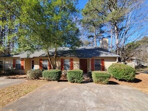 2750 Northwood Ct in Marietta, GA - Building Photo - Building Photo