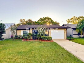 519 Mississippi Ave in St. Cloud, FL - Building Photo