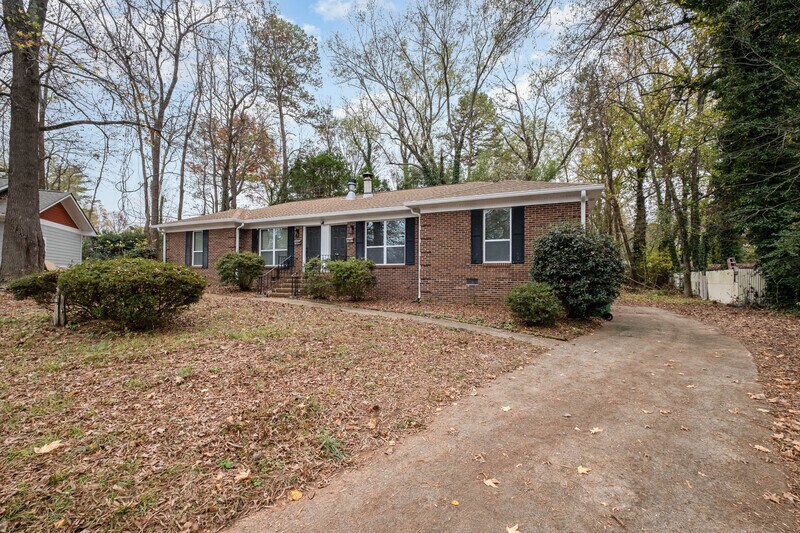 6024 Olinda St in Charlotte, NC - Building Photo