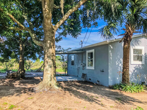 12838 Florida Ave in Astatula, FL - Building Photo - Building Photo