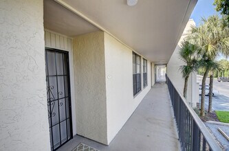 16 Royal Palm Way in Boca Raton, FL - Building Photo - Building Photo