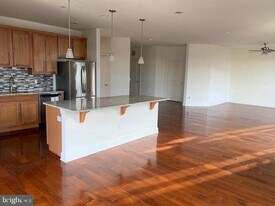 2 N Commerce Square, Unit 302 in Trenton, NJ - Building Photo