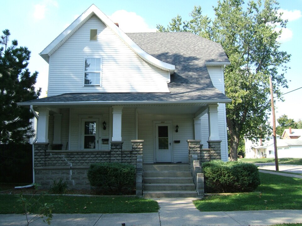 102 S F St, Unit 102 and half in Marion, IN - Building Photo