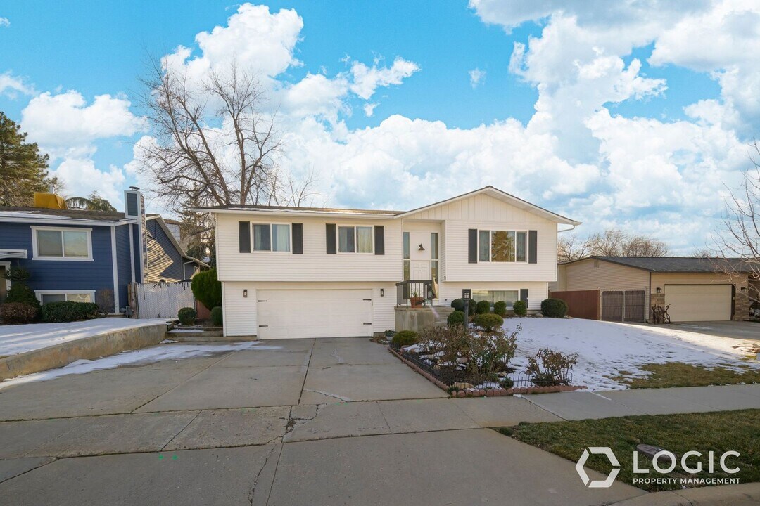 1666 Paulista Wy in Sandy, UT - Building Photo