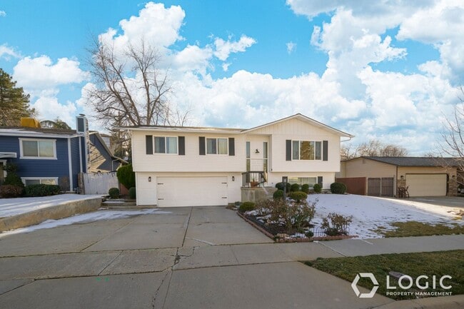 property at 1666 Paulista Wy