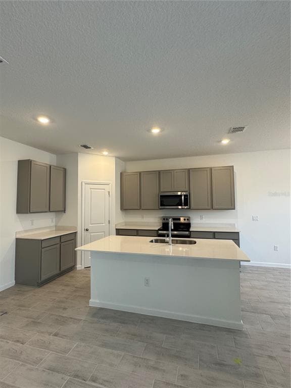 788 Sunshower Dr in Lady Lake, FL - Building Photo - Building Photo