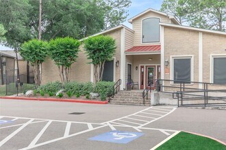 8282 Cambridge St in Houston, TX - Building Photo - Building Photo