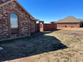 394 NE Simmons Cir in Fletcher, OK - Building Photo - Building Photo