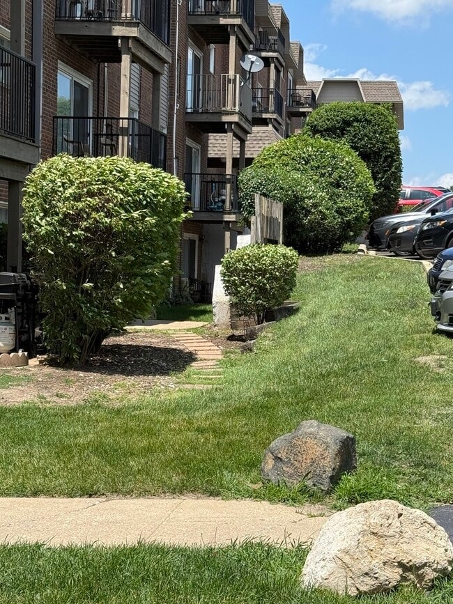 4508 Beau Monde Dr in Lisle, IL - Building Photo - Building Photo