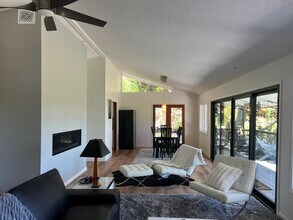3600 Bloomfield Rd in Sebastopol, CA - Building Photo - Building Photo
