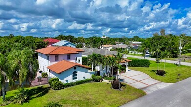 6401 Travis Rd in West Palm Beach, FL - Building Photo - Building Photo