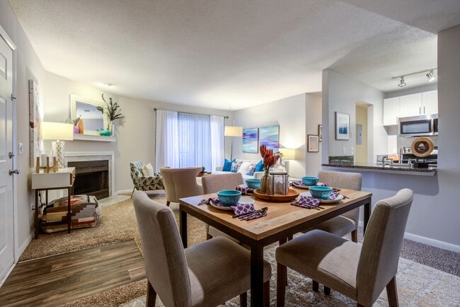 The Watch on Shem Creek in Mount Pleasant, SC - Foto de edificio - Building Photo