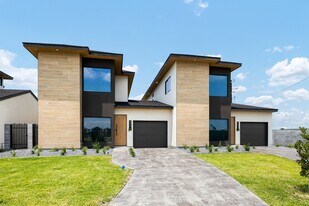 709 Juniper Cir in Harlingen, TX - Building Photo