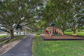15004 Cloverdale Dr in Ft. Myers, FL - Building Photo - Building Photo
