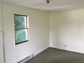 139 Railroad St in Johnson, VT - Building Photo - Building Photo