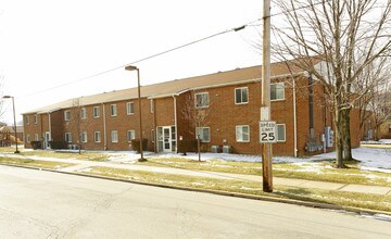 Verona Gardens in Verona, PA - Foto de edificio - Building Photo