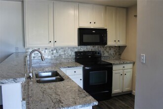 2200 Spring Creek Ln in O'Fallon, MO - Building Photo - Building Photo