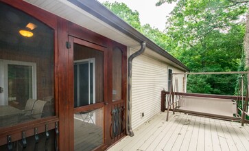 108 Jenny Lind Dr in Hendersonville, NC - Building Photo - Building Photo