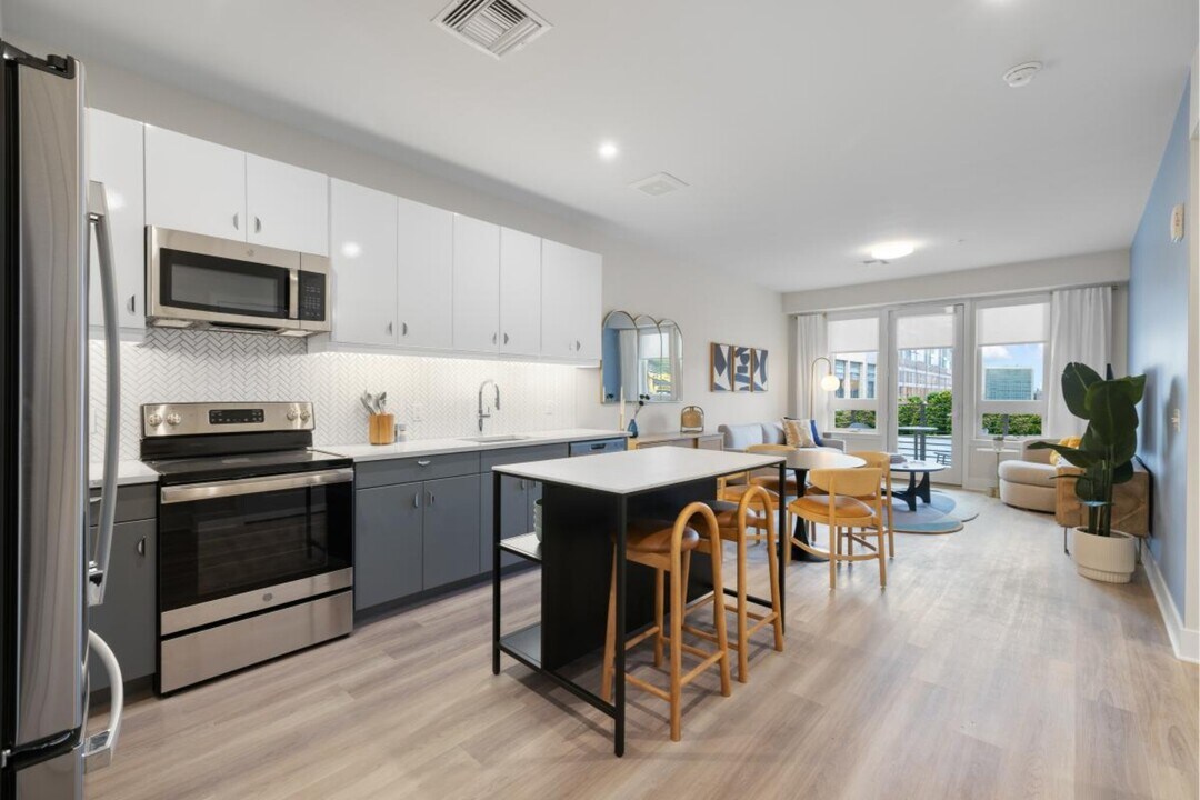 The District at 15Fifteen in Parsippany, NJ - Foto de edificio