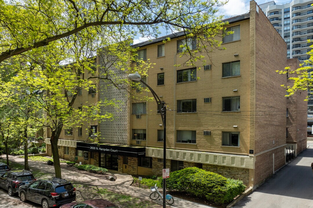 North Hampden Condominiums in Chicago, IL - Building Photo