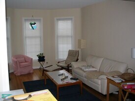 312 W Auglaize St, Unit Lower Unit in Wapakoneta, OH - Building Photo