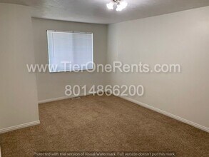 5344 3600 W in Salt Lake City, UT - Foto de edificio - Building Photo