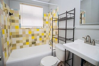 823 Central Dr in West Columbia, SC - Building Photo - Building Photo