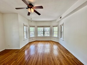 6042 N Kenmore Ave in Chicago, IL - Building Photo - Building Photo