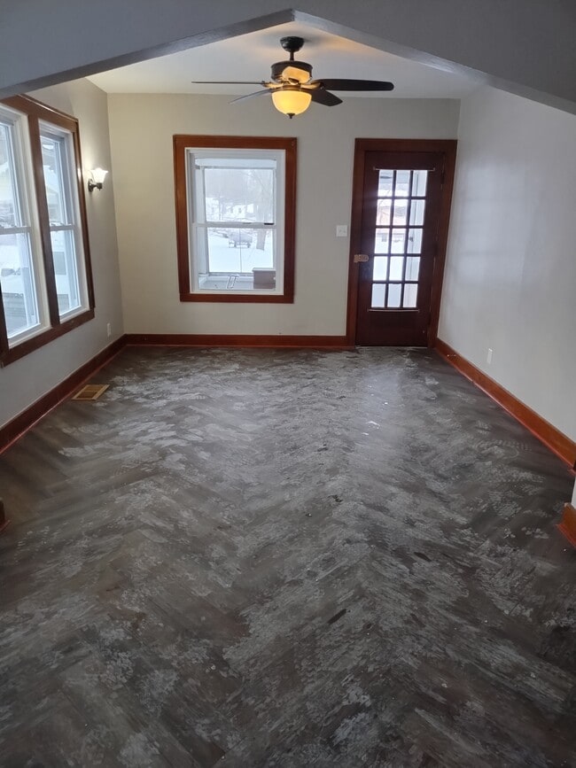 145 E Addison St in Jackson, MI - Building Photo - Building Photo