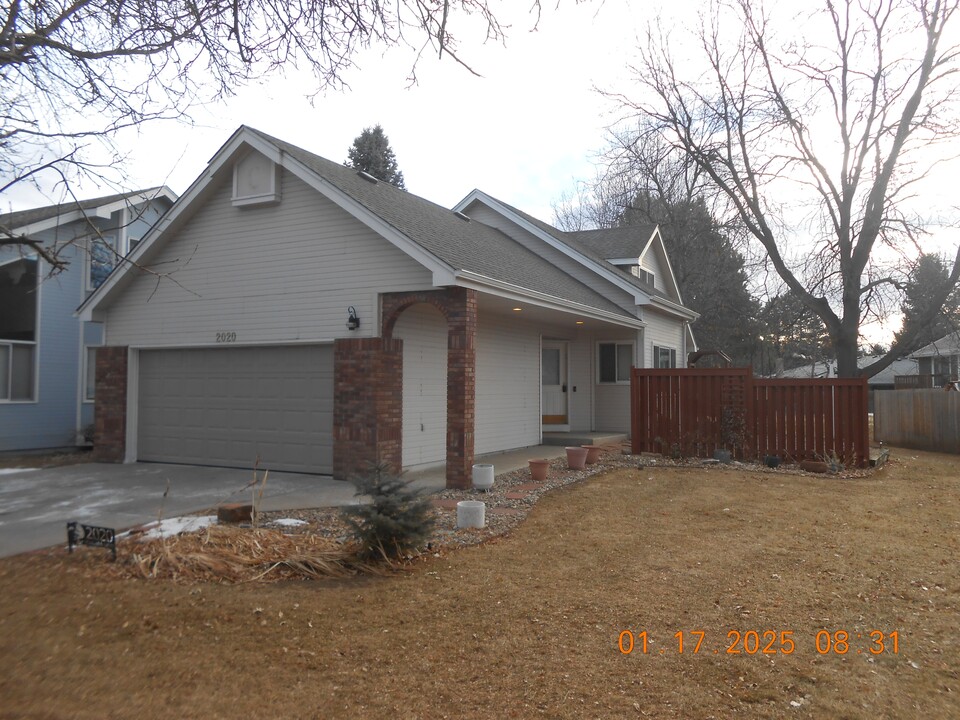 2020 Niagara Dr in Fort Collins, CO - Building Photo