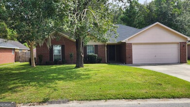 71 Avondale Dr in St. Marys, GA - Foto de edificio - Building Photo