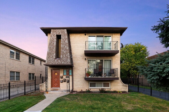 property at 1941 N 19th Ave