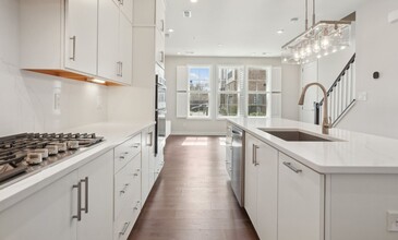 7528 Sawyer Farm Wy in McLean, VA - Building Photo - Building Photo
