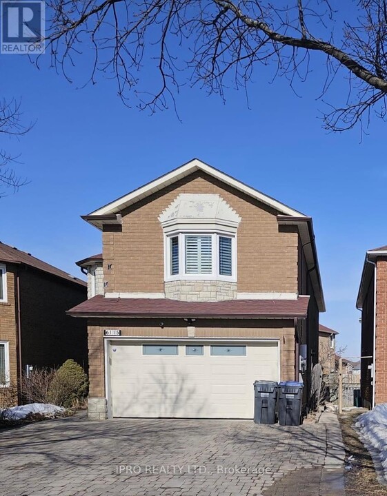 6115 Silken Laumann Way in Mississauga, ON - Building Photo