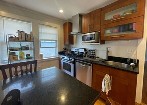 19 Frederick Ave, Unit 1 in Medford, MA - Building Photo