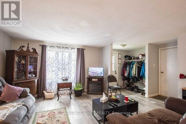 170 Hickling Trail in Barrie, ON - Building Photo - Building Photo