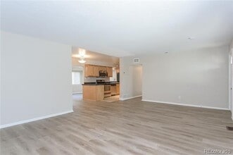 2848 S Grape Way in Denver, CO - Building Photo - Building Photo