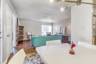 The Residences at Glen Oaks in Jackson, MS - Foto de edificio - Building Photo