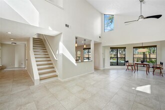 5 Berrypick Ln in Spring, TX - Foto de edificio - Building Photo