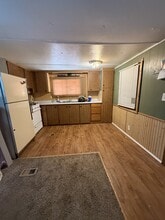 725 S 12th St in Bismarck, ND - Building Photo - Building Photo